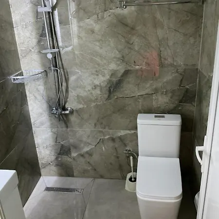Golem Dhome Plazhi *